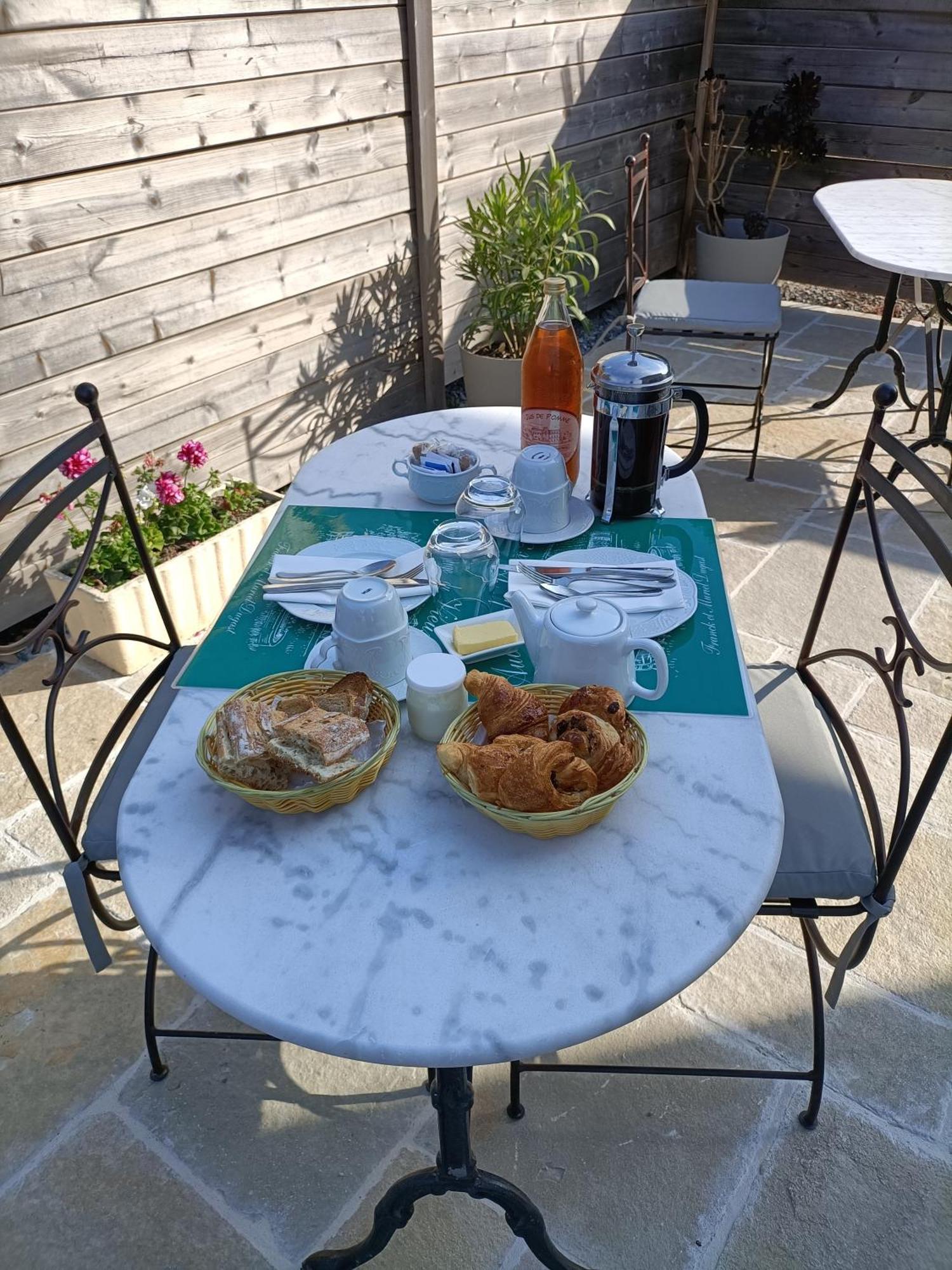 Auberge Du Vieux Tour Le Manoir Canapville  Kültér fotó